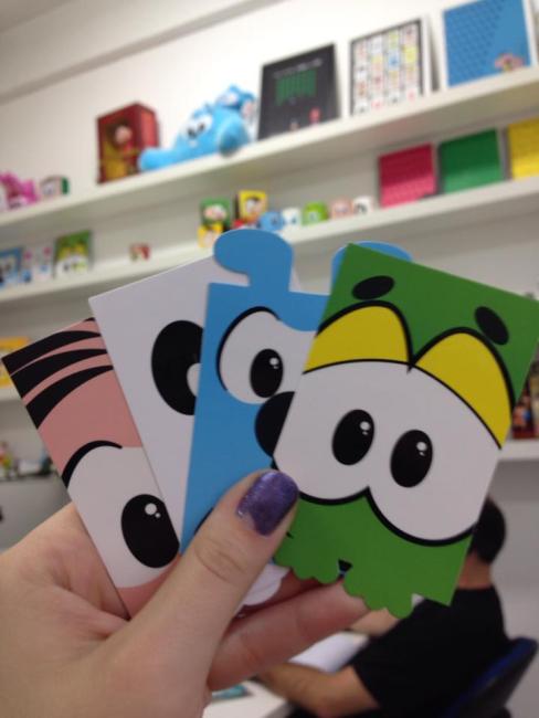 Cartões de visita são mais um dos artigos personalizados dos funcionários da Mauricio de Sousa Produções. FOTO: Gabriela Beraldo